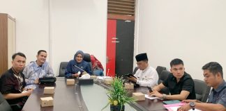Distributor Pangan di Tanjungpinang Dipanggil Disdagin Bahas Harga Komitas Pangan Jelang Puasa dan Lebaran 2024 Dinas Perdagangan dan Perindustrian (Disdagin) Kota Tanjungpinang adakan pertemuan dengan para distributor pangan untuk membahas pengendalian stok dan harga komiditas pangan menjelang puasa dan lebaran 2024, Jumat (8/3). f,Pemko Tanjungpinang
