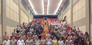 Dirlantas Polda Kepri Beri Pembelajaran Keselamatan Lalu Lintas di Sekolah Maitreyawira Kota Batam Dirlantas Polda Kepri menggelar diseminasi keselamatan melalui kegiatan _Police Go To School_ di sekolah SD, SMP dan SMA/SMK Maitreyawira di Kota Batam, Kamis (7/3) f, Polda Kepri