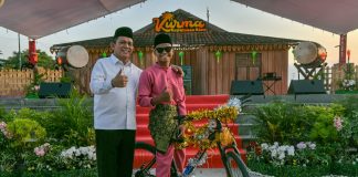 KURMA 2024 Berakhir, Ansar Apresiasi BI Perwakilan Kepri Gubernur Kepulauan Riau H. Ansar Ahmad di sela-sela penutupan Gelaran Kepulauan Riau Ramadhan Fair (Kurma) 2024 di Tugu Sirih Tanjungpinang, Alun – Alun Gurindam 12, Tepi Laut, Kota Tanjungpinang, Minggu (24/03) petang f,diskominfo Kepri