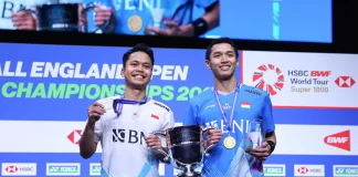 Jojo dan Ginting Cetak Sejarah Baru di All England untuk Indonesia Jonatan berhasil mengalahkan Anthony Sinisuka Ginting dengan skor 21-15, 21-14 dan keluar sebagai juara All England tahun 2024 f,pbsi