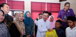 Pemko Tanjungpinang Segera Salurkan Bantuan untuk Warga Kurang Mampu Penjabat (P.j) Wali Kota Tanjungpinang,Hasan saat memberikan bantuan sembako beberapa waktu lalu. Pemko Tanjungpinang akan segera menyalurkan bantuan sembako kepada masyarakat kurang mampu dan kepada seluruh RT-RW di lingkungan Kota Tanjungpinang f,Pemko Tanjungpinang