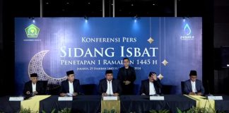 Pemerintah Tetapkan 1 Ramadan 1445 Hijriah Jatuh Pada Hari Selasa, 12 Maret 2024 Pemerintah telah menetapkan 1 Ramadan 1445 Hijriah/2024 Masehi jatuh hari Selasa, 12 Maret 2024. Penetapan ini didasarkan pada keputusan Sidang Isbat (Penetapan) Awal Ramadan 1445 H yang dipimpin Menteri Agama (Menag) Yaqut Cholil Qoumas, di Kantor Kementerian Agama (Kemenag), Jakarta, Minggu (10/03) f,setkab