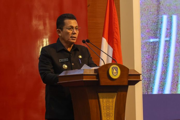 Gubernur Kepulauan Riau H. Ansar Ahmad menyampaikan Laporan Keterangan Pertanggungjawaban (LKPJ) Kepala Daerah Provinsi Kepulauan Riau Tahun 2023 kepada DPRD Provinsi Kepri di Balairung Wan Seri Beni Kantor Gubernur Kepri, Dompak, Kamis (28/03) f,diskominfo Kepri