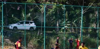 Polres Bintan Gelar Pertandingan Sepakbola Sesama Personel, Bentuk Dukungan Untuk Timnas Indonesia U-23 di Ajang AFC 2024 Polres Bintan melaksanakan pertandingan Sepak Bola di lapangan Mini Soccer Polres Bintan, Sabtu (27/4/2024) f,Polres Bintan