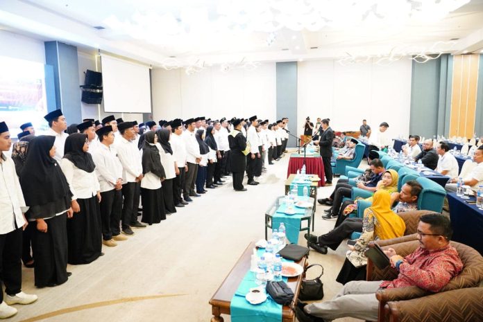 Komisi Pemilihan Umum (KPU) Batam melantik 192 Anggota Panitia Pemungutan Suara (PPS) se-Kota Batam di Hotel Planet Holiday, Minggu (26/05/2024) f,Pemko Batam