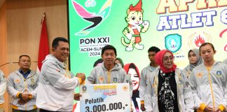 Tiap Atlet Dapat Rp2,5, Pelatih Dapat Rp3 Juta. Pemprov Beri Dana Apresiasi Dukung Kontingen Kepri di PON XXI Aceh-Sumut 2024 Gubernur Kepri H. Ansar Ahmad memberikan dana apresiasi sebesar Rp3 juta kepada salah seorang pelatih atlet Kepri yang akan berlaga di Pekan Olahraga Nasional (PON) ke XXI di Aceh-Sumut pada bulan September 2024 mendatang f,diskominfo Kepri