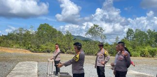 Polres Bintan Lakukan Asah Kemampuan Senjata Api, Tidak Semua Berhak Pegang Senjata Api Kapolres Bintan lmelaksanakan latihan menembak di lapangan Tembak Tunggal Panaluan Polres Bintan, Kamis (2/5/2024) f, Polres Bintan
