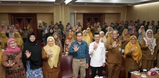 Pj Wali Kota Tanjungpinang, Hasan Akui Jumlah Kasus Terhadap Anak dan Perempuan di Tanjungpinang Masih Tinggi Pj Wali Kota Tanjungpinang, Hasan mengikuti kegiatan Psycological First Aid dan Pendampingan Korban Tindak Pidana Perdagangan Orang (TPPO) di Hotel Aston Tanjungpinang, Selasa (21/5) f,diskominfo Tanjungpinang
