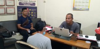 Rugikan Perusahaan Rp8 Miliar, Satreskrim Polres Bintan Tangkap Pelaku Dugaan Tindak Pidana Penggelapan Satreskrim Polres Bintan berhasil mengamankan tersangka S (46), yang diduga telah melakukan perbuatan tindak pidana penggelapan yang telah merugikan Perusahaan PT. CCI Bintan f,Polres Bintan