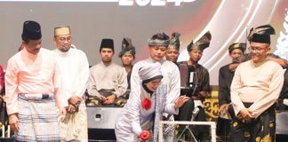 Kenduri Seni Melayu Ke-26 Diikuti Enam Negara Kenduri Seni Melayu (KSM) ke-26 Tahun 2024 resmi dibuka di Lapangan Parkir Harbour Bay, Batuampar, Jumat (7/6/2024) malam f,Pemko Batam
