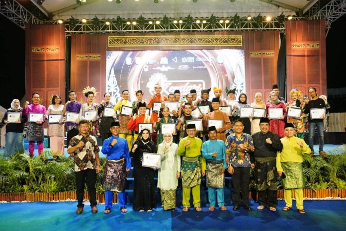 Malam penutupan Kenduri Seni Melayu (KSM) Ke-26 berlangsung semarak, di HarbourBay Batam, Minggu (9/06/2024) malam f,Pemko Batam