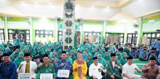Pemko Batam Cairkan Insentif Tokoh Agama, IPIM, PMB, BMGQ Pertemuan dengan tokoh agama Kota Batam Tahun 2024 sekaligus Penandatanganan Amprah Insentif Periode II di Masjid Al Mujahidin Duriangkang, Jumat (21/06/2024) f, Pemko Batam