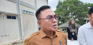 Tim Kesehatan DP3 Tanjungpinang Berikan Tanda Sehat dan Layak Kepada Hewan Qurban Kadis DP3 Tanjungpinang Robert Lukman mengatakan, pihaknya telah menurunkan tim kesehatan untuk memberikan tanda sehat dan layak kepada hewan qurban Selasa (4/6/2024). f,Pemko Tanjungpinang