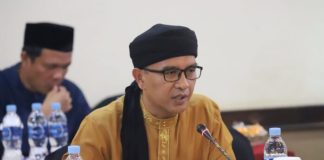 Ketua Komisi II Sebut Program Tapera Beratkan Pekerja dan Pengusaha Anggota DPRD Provinsi Kepulauan Riau, Wahyu Wahyudin,menyebut, program Tapera ini memberatkan pekerja dan pemberi kerja atau pengusaha. Dengan Tapera, pemerintah akan memotong gaji pekerja sebesar 3 persen. 2,5 persen ditanggung pekerja dan 0,5 persen ditanggung pemberi kerja. f,DPRD Kepri.