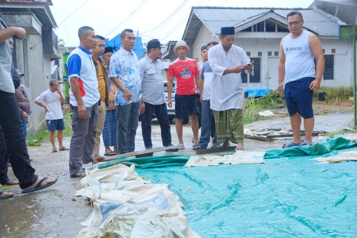 Dua hari menjabat, Penjabat Walikota Tanjungpinang, Andri Rizal Siregar menemui warga terkait upaya penyelesaian penyerahan aset prasarana, sarana dan utilitas (PSU) perumahan dan pemukiman, Minggu (2/6/2024) f, Pemko Tanjungpinang