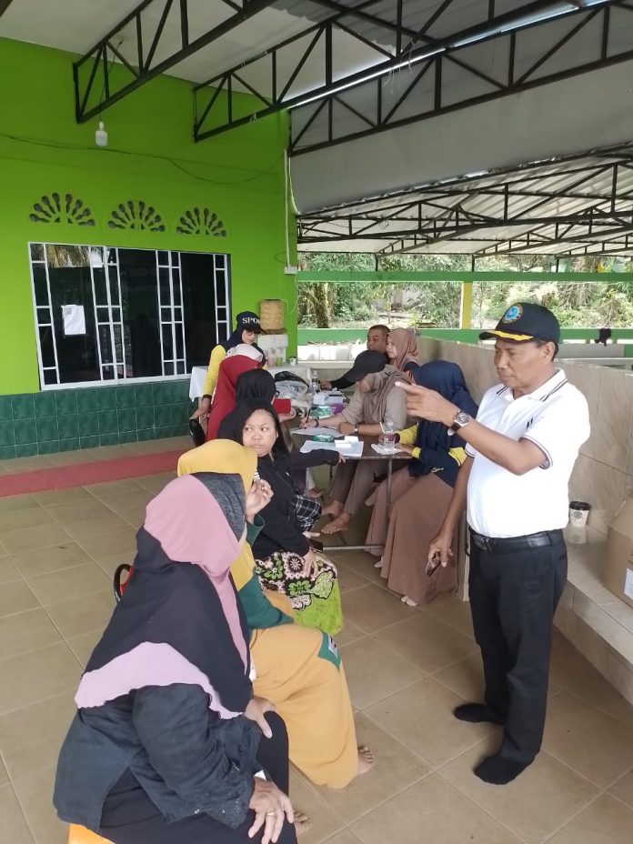 Kepala Dinas Kesehatan, Pengendalian Penduduk, dan Keluarga Berencana, Rustam, mengajak dan mendorong seluruh instansi pemerintah, camat dan lurah, RT, RW, serta sekolah untuk semakin intensif melakukan gerakan 3M Plus, Selasa (18/6/2024). f,Pemko Tanjungpinang