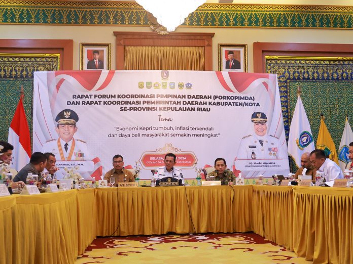 Pemerintah Provinsi Kepulauan Riau menggelar Rapat Koordinasi Forum Komunikasi Pimpinan Daerah (Forkopimda) dan Pemerintah Daerah Kabupaten/Kota Se-Provinsi Kepri di Gedung Daerah, Tanjungpinang, Selasa (25/06) f, diskominfo Kepri