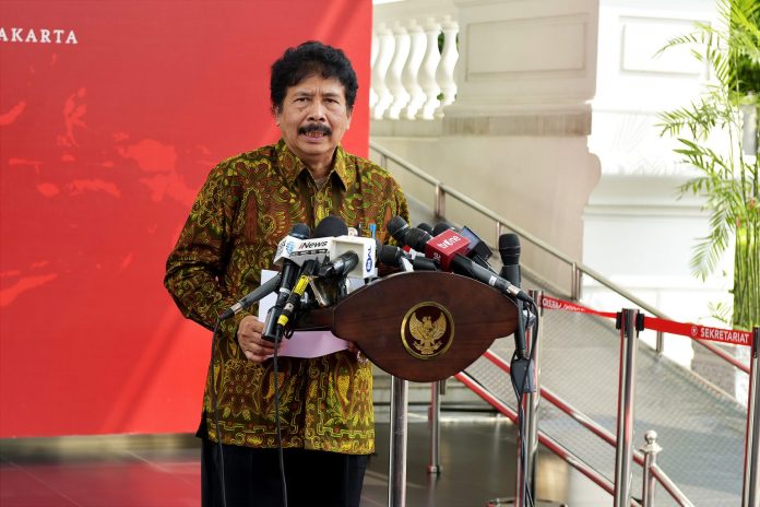 Kepala BPIP, Prof. Drs. K.H. Yudian Wahyudi, M.A., Ph.D menyampaikan keterangan pers setelah mengikuti Rapat Kabinet Terbatas terkait Persiapan Upacara Peringatan HUT ke-79 Kemerdekaan RI di Istana Merdeka-Jakarta, Senin, 10 Juni 2024. (Foto: Humas Setkab/Seno)