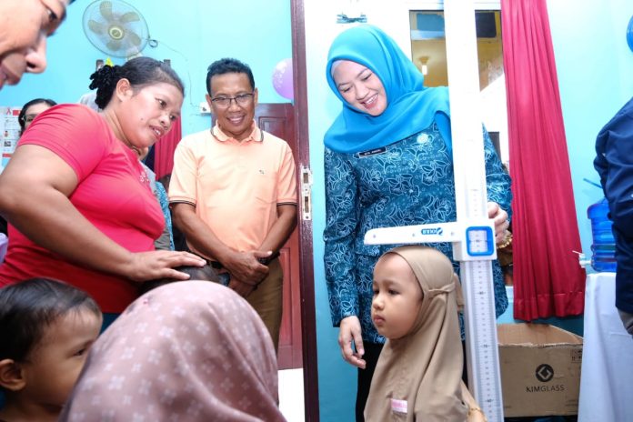 Kadis Kesehatan, Pengendalian Penduduk dan Keluarga Berencana Tanjungpinang, Rustam melaunching intervensi serentak pencegahan stunting di Kota Tanjungpinang, Sabtu (1/5) f, Dinkes Tanjungpinang