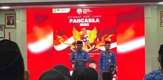 Pimpin Peringatan Hari Lahir Pancasila, Andri Rijal Kenalkan Diri Sebagai Pj Wali Kota Baru Penjabat (Pj) Wali Kota Tanjungpinang, Andri Rizal, memimpin peringatan hari lahir pancasila 1 Juni 2024 di Aula Sultan Sulaiman Badrul Alamsyah Lantai 3 Kantor Wali Kota Tanjungpinang, Sabtu (1/6). f, Pemko Tanjungpinang