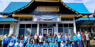 80 SMP Sederajat dinTanjungpinang Ikuti pelatihan Microsoft Office dan Eco-print 80 peserta yang berasal dari SMP/MTSN/SMP Swasta se-Kota Tanjungpinang ikuti pelatihan Microsoft Office dan Eco-print selama dua hari, Kamis (20/6) hingga Jumat (21/6). F, Pemko Tanjungpinang.