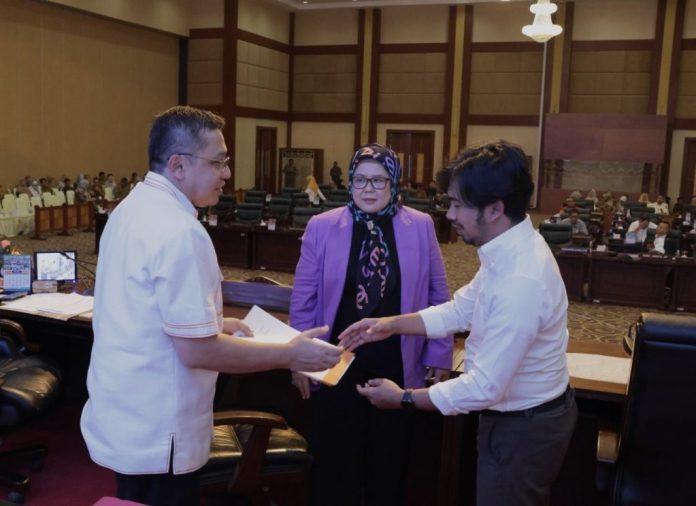 rapat paripurna ke-07 dan ke-08 Masa Sidang Ke-2 tahun anggaran 2024 di Ruang Balairung Wan Seri Beni Pusat Perkantoran Gubernur Provinsi Kepulauan Riau, Pulau Dompak, Senin, (27/05/2024) f,DPRD Kepri