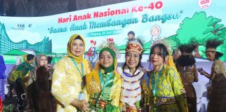 Hari Anak Nasional ke-40 di Papua Sebagai Momentum Bersejarah untuk Perlindungan dan Literasi Digital Anak Ketua Lembaga Koordinasi Kesejahteraan Sosial (LKKS) Provinsi Kepulauan Riau Hj. Dewi Kumalasari, bersama perwakilan anak-anak dari Provinsi Kepulauan Riau hadir dalam peringatan Hari Anak Nasional (HAN) ke-40 yang diselenggarakan di Jayapura, Provinsi Papua, Selasa (23/7). f,Diskominfo Kepri