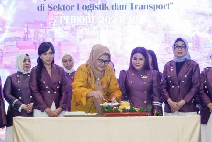 Wakil Gubernur Kepulauan Riau, Marlin Agustina, didaulat sebagai dewan pembina Women in Logistics and Transport (WiLAT) Provinsi Kepulauan Riau Periode 2024-2026. Acara berlangsung di Nagoya Hill Hotel, Lubukbaja, Batam, Jumat (28/6/2024). F, Pemko Batam