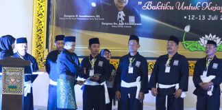 363 PSHT di Batam Mendapatkan Selamatan Pengesahan Acara Selamatan Pengesahan sebanyak 363 Warga Baru Tingkat I Persaudaraan Setia Hati Terate (PSHT) Cabang Batam Tahun 1446 Hijriah/2024 Masehi, di Padepokan PSHT Cabang Batam, pada Jumat (12/7/2024) f,Pemko Batam