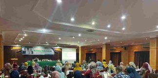 33 Pelaku IKM di Tanjungpinang Mendapatkan Pelatihan Usaha BMC dari Disdagin Tanjungpinang Dinas Perdagangan dan Perindustrian (Disdagin) Kota Tanjungpinang menggelar pelatihan manajemen usaha Business Model Canvas (BMC) kepada 33 pelaku industri kecil dan menengah (IKM) di kota Tanjungpinang di hotel Pelangi, jalan Kuantan, Tanjungpinang mulai 26-28 Juli 2024. f,Pemko Tanjungpinang
