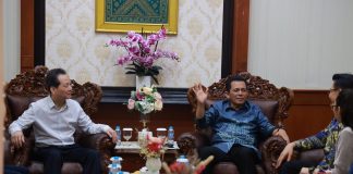 Delegasi Provinsi Hubei, Jajaki Kerjasama Sister Province Dengan Provinsi Kepri Gubernur Kepri Ansar Ahmad bersama Delegasi dari Provinsi Hubei, Republik Rakyat Tiongkok (RRT) di Gedung Daerah, Senin (1/7) kemarin. F, diskominfo Kepri