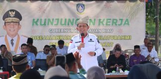 Kunker Gubernur Ansar Ke Lingga, Pulau Benan Terima Bantuan Senilai Rp1,12 Miliar Dari Pemprov Kepri. Gubernur Kepulauan Riau H. Ansar Ahmad mengawali kunjungan kerjanya ke Lingga dengan mengunjungi Pulau Benan, Selasa (16/7) pagi. F, Diskominfo Kepri