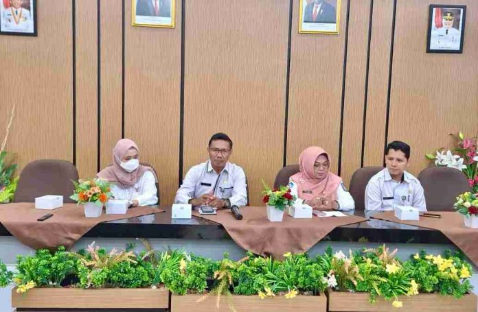 Dinas Kesehatan, Pengendalian Penduduk, dan Keluarga Berencana Kota Tanjungpinang menggelar kegiatan skrining Tuberculosis (TBC) dan Penyakit Tidak Menular (PTM) di SMK Negeri 1 Tanjungpinang, Rabu (24/7/2024) f,Pemko Tanjungpinang