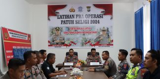 Operasi Patuh Seligi 2024 Dilaksanakan 14 Hari Mulai 15-28 Juli 2024 Latihan Pra Operasi (Latpraops), Latihan Pra Operasi Patuh Seligi 2024 di Gedung Sarja Arya Racana (SAR) Polres Bintan, Jumat (12/7/2024) f,Polres Bintan