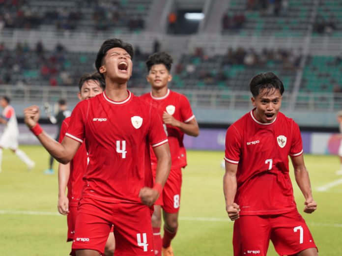 Tim U-19 Indonesia tampil impresif saat mengalahkan Filipina dengan skor 6-0 di Stadion Gelora Bung Tomo, Surabaya, Rabu (17/7/2024) malam f, pssi
