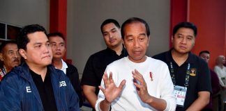 Presiden Jokowi Paparkan Hasil Kunjungan Ke Persatuan Emirat Arab Presiden Jokowi memberikan keterangan pers usai menyaksikan laga perdana pembukaan turnamen sepak bola Piala Presiden 2024 di Stadion Si Jalak Harupat, Kabupaten Bandung, Provinsi Jawa Barat, Jumat (19/07/2024). (Foto: BPMI Setpres/Rusman)