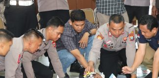 Polresta Tanjungpinang Laksanakan Kegiatan Tactical Floor Game, Persiapan Pengamanan Pilkada Polresta Tanjungpinang melaksanakan kegiatan Tactical Floor Game (TFG) dalam rangka persiapan pengamanan Pemilukada serentak tahun 2024, di Gedung Antan Seludang, Polresta Tanjungpinang, Selasa (13/08/2024). f,Polres Bintan