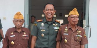 Kodim 0315/Tanjungpinang Gelar Silaturahmi dan Anjangsana Bersama Para Veteran dan Warakawuri Kota Tanjungpinang Komando Distrik Militer (Kodim) 0315/Tanjungpinang menggelar kegiatan silaturrahmi dan anjangsana bersama seluruh Anggota DPC LVRI Kota Tanjungpinang, Kamis (15/8/2024). F,Pendim 0315