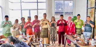 Kemenparekraf dan Pemko Tanjungpinang Bersinergi Dan Berkolaborasi Strategis untuk Kembangkan Pariwisata Tanjungpinang Kementerian Pariwisata dan Ekonomi Kreatif (Kemenparekraf) menggelar acara "Ngopi Pintar" di Rumah Makan Soedoeng Remboelan, Jumat, (23/8/2024) f,Dispar Tanjungpinang