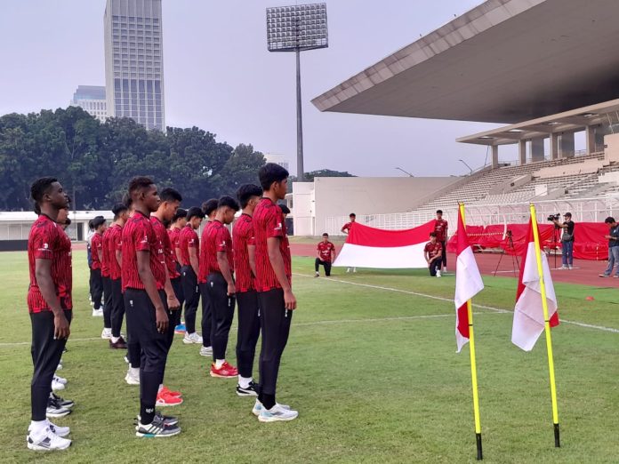 Tim U-20 Indonesia melakukan upacara Hari Ulang Tahun (HUT) ke-79 Kemerdekaan Republik Indonesia. Upacara itu berlangsung di Stadion Madya, Senayan, Jakarta, Sabtu (17/8) dan dimulai pukul 06.30 WIB. f,pssi