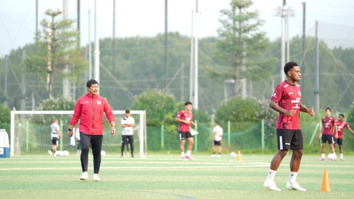 Pelatih tim Indra Sjafri bersama para tim U-20 di pemusatan latihan (TC-Training Center) Korea yang sudah berlangsung dua hari yang lalu. Mereka tiba di Seoul, Korea Selatan (Korsel) pada Rabu (21/8). f,pssi