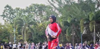 Pegawai Pemko Tanjungpinang Semarakkan HUT Kemerdekaan Dengan Senam Bersama Dan Permainan Rakyat Pemerintah Kota Tanjungpinang menyelenggarakan kegiatan Senam Bersama dan Permainan Rakyat dengan penuh semarak di halaman Kantor Wali kota Tanjungpinang Senggarang, Kamis (29/08/2024) f,Pemko Tanjungpinang