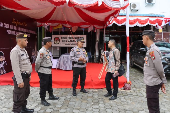 Polresta Tanjungpinang menyiagakan personel di Kantor KPU dan Bawaslu Kota Tanjungpinang serta Provinsi Kepulauan Riau f,Polresta Tanjungpinang