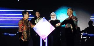 Gebyar Pesisir Melayu 2024: Sekdaprov Harapkan Bisa Terus Bangkitkan Ekonomi Kerakyatan dan Pelaku UMKM Sekretaris Daerah Provinsi Kepulauan Riau Adi Prihantara pada kegiatan Opening Ceremony GMP 2024 yang akan berlangsung selama empat hari dari mulai tanggal 15-18 Agustus 2024 di Lapangan Downtown Harbourbay Kota Batam, Kamis (15/8). f,diskominfo Kepri