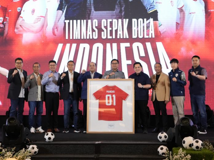 PSSI melalui PT Garuda Sepakbola Indonesia (GSI) bersama Bank Mandiri resmi melakukan kerja sama lewat penandatanganan kesepakatan di Jakarta, Jumat (23/9) f,pssi