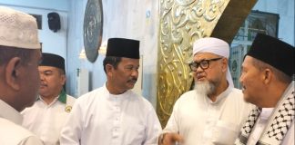 Energi Positif Sambut Rudi-Rafiq di Tanjungpinang: Doa Bersama Sebelum Pencabutan Nomor Calon Gubernur Muhammad Rudi dan Calon Wakil Gubernur Kepri, Aunur Rafiq setelah melaksanakan sholat subuh berjamaah di Masjid Al Hikmah, Senin (24/9/2024). f,tim Rudi-Rofik