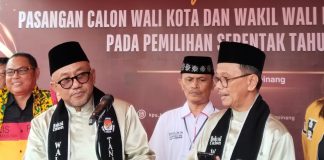 Gerindra Tegaskan Komando: Solid Menangkan Lis-Raja di Pilkada Tanjungpinang 2024 Ketua Partai Gerindra Kepulauan Riau (Kepri), Imam Sutiawan, menginstruksikan seluruh kader Gerindra di Kota Tanjungpinang untuk bersatu padu memenangkan pasangan Lis Darmansyah dan Raja Ariza (Lis-Raja) dalam Pilkada 2024. f,BI