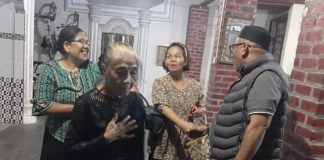 Ibu-Ibu Paduan Suara Nyatakan Dukungan untuk Lis Darmansyah Suasana penuh kehangatan dan keceriaan tampak jelas saat puluhan ibu-ibu dari kelompok paduan suara salah satu gereja di Tanjungpinang berkumpul di kediaman Lis Darmansyah, Kamis (5/9) malam f,BI