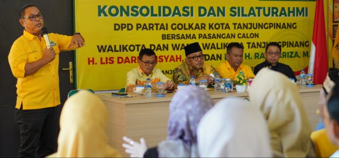 DPD Partai Golkar Tanjungpinang menggelar konsolidasi dengan Lis Darmansyah-Raja Ariza di sekretariat Partai Golkar, Jalan Tugu Pahlawan, Rabu, (18/9) pagi. f,dok Lis-Raja
