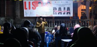 Ashadi Selayar: Pemimpin Bukan Cuma bagi-bagi Dandang, Tapi Harus Mensejahterakan Rakyat Ashadi Selayar, Juru Kampanye pasangan calon Walikota dan Wakil Walikota Tanjungpinang Nomor Urut 2, Lis-Raja, dalam kampanye Minggu malam (29/9/2024). f,dok tim Lis-Raja